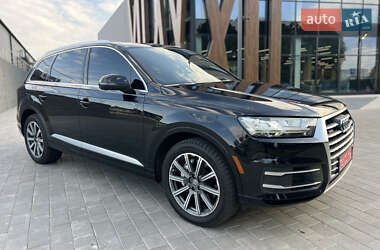 Внедорожник / Кроссовер Audi Q7 2017 в 