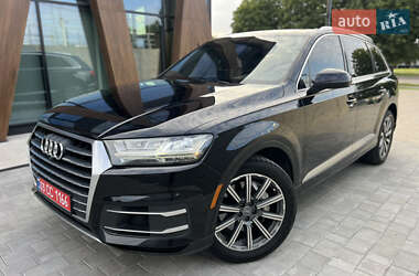 Внедорожник / Кроссовер Audi Q7 2017 в 