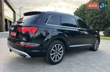 Внедорожник / Кроссовер Audi Q7 2017 в 