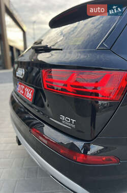 Внедорожник / Кроссовер Audi Q7 2017 в 
