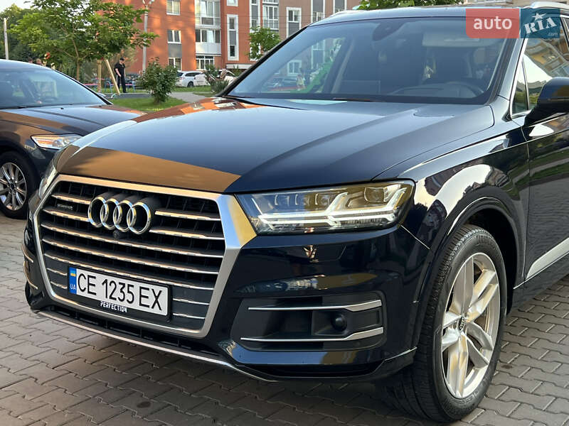 Позашляховик / Кросовер Audi Q7 2016 в Чернівцях