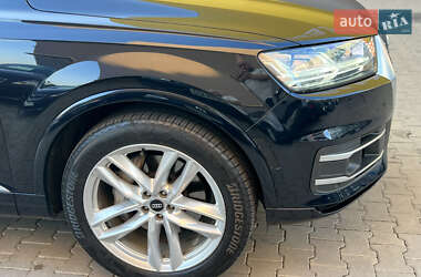 Внедорожник / Кроссовер Audi Q7 2016 в 
