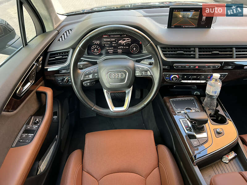 Позашляховик / Кросовер Audi Q7 2016 в Чернівцях