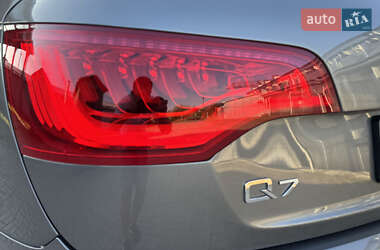 Внедорожник / Кроссовер Audi Q7 2012 в 