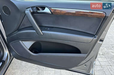 Внедорожник / Кроссовер Audi Q7 2012 в 