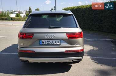 Внедорожник / Кроссовер Audi Q7 2015 в 