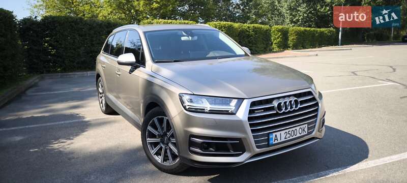 Позашляховик / Кросовер Audi Q7 2015 в Києві