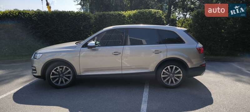 Позашляховик / Кросовер Audi Q7 2015 в Києві