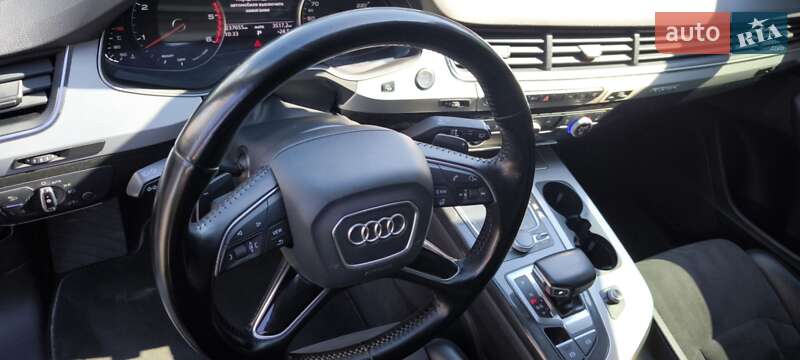 Позашляховик / Кросовер Audi Q7 2015 в Києві