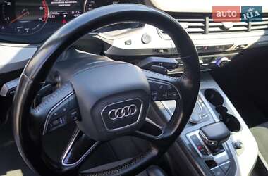Внедорожник / Кроссовер Audi Q7 2015 в 