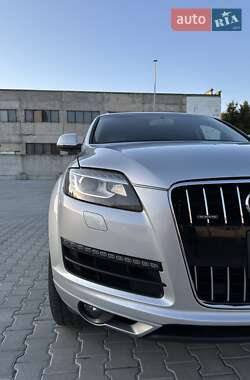 Внедорожник / Кроссовер Audi Q7 2012 в 