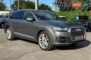 Внедорожник / Кроссовер Audi Q7 2017 в 