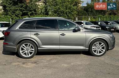 Внедорожник / Кроссовер Audi Q7 2017 в 