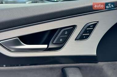 Внедорожник / Кроссовер Audi Q7 2017 в 
