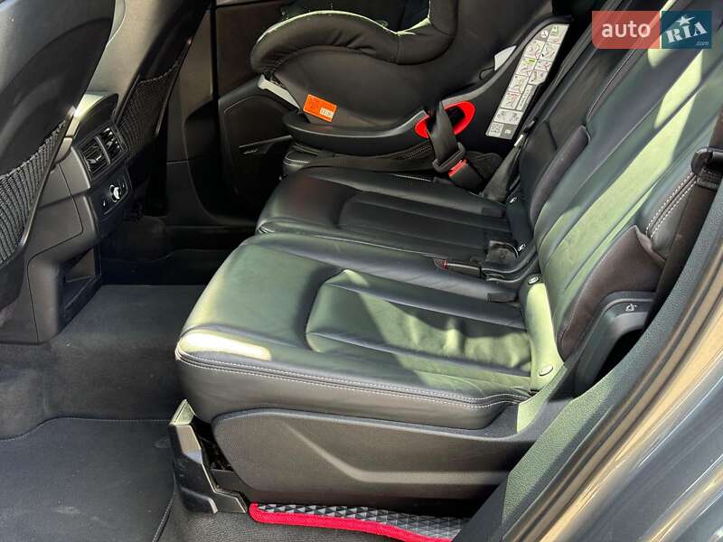 Позашляховик / Кросовер Audi Q7 2017 в Вінниці