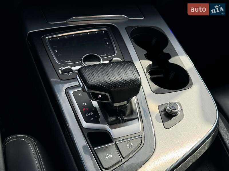 Позашляховик / Кросовер Audi Q7 2017 в Вінниці