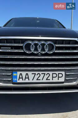 Внедорожник / Кроссовер Audi Q7 2018 в 
