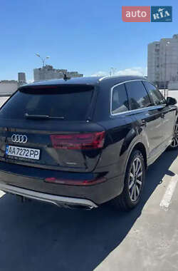 Внедорожник / Кроссовер Audi Q7 2018 в 
