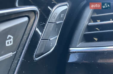 Внедорожник / Кроссовер Audi Q7 2016 в 