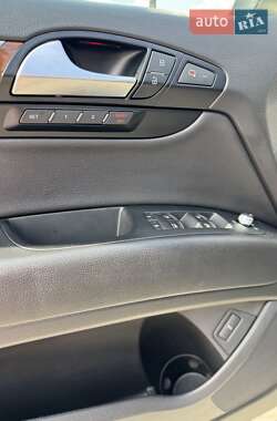 Внедорожник / Кроссовер Audi Q7 2015 в 