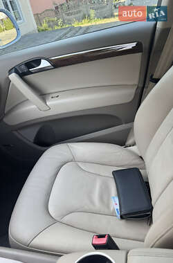 Внедорожник / Кроссовер Audi Q7 2013 в 