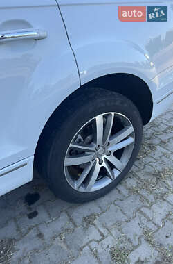 Внедорожник / Кроссовер Audi Q7 2013 в 
