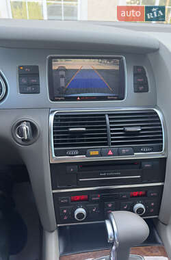 Внедорожник / Кроссовер Audi Q7 2013 в 