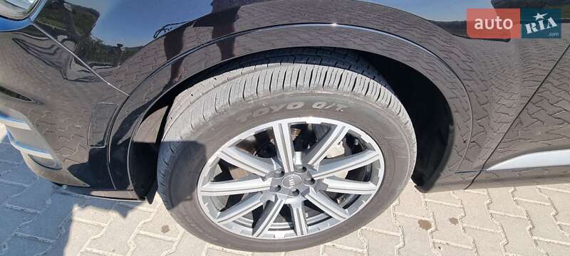 Внедорожник / Кроссовер Audi Q7 2017 в Шумске