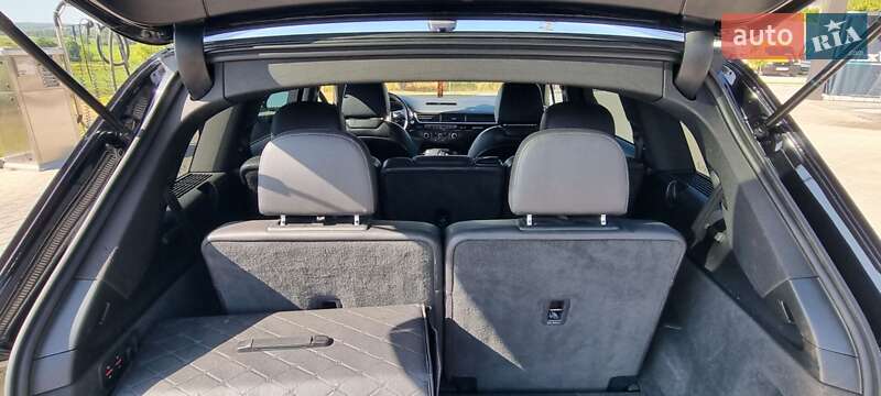 Внедорожник / Кроссовер Audi Q7 2017 в Шумске