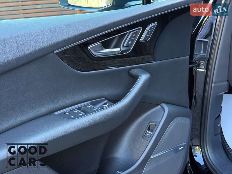 Позашляховик / Кросовер Audi Q7 2019 в Одесі