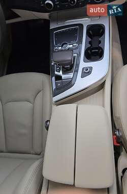 Внедорожник / Кроссовер Audi Q7 2018 в 