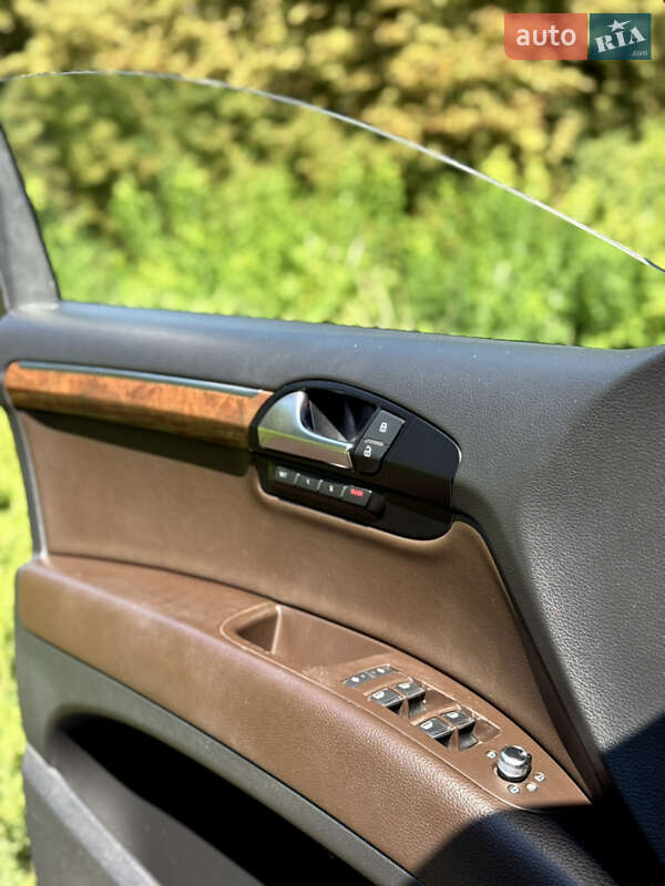 Внедорожник / Кроссовер Audi Q7 2012 в Бурштыне