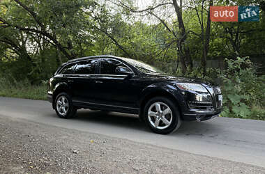 Позашляховик / Кросовер Audi Q7 2012 в 