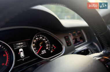 Позашляховик / Кросовер Audi Q7 2012 в 
