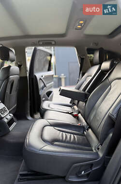 Позашляховик / Кросовер Audi Q7 2012 в 