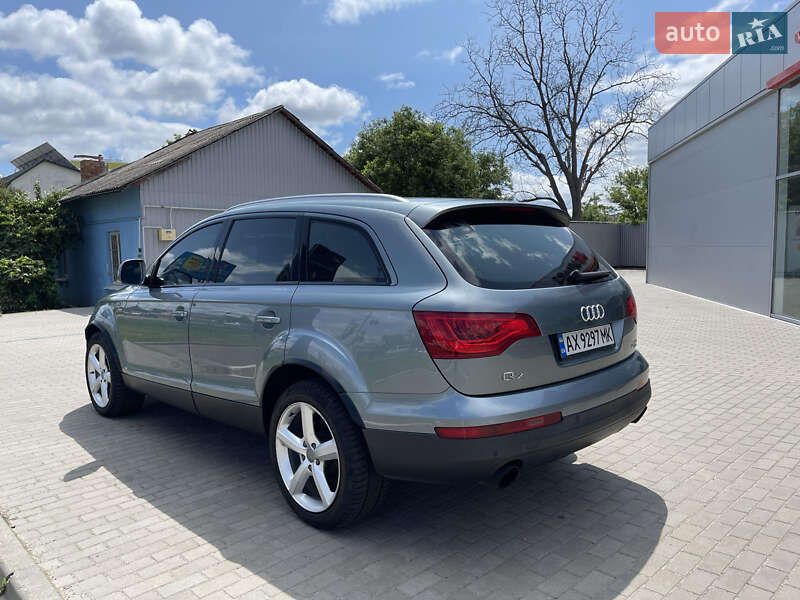 Позашляховик / Кросовер Audi Q7 2009 в Полтаві
