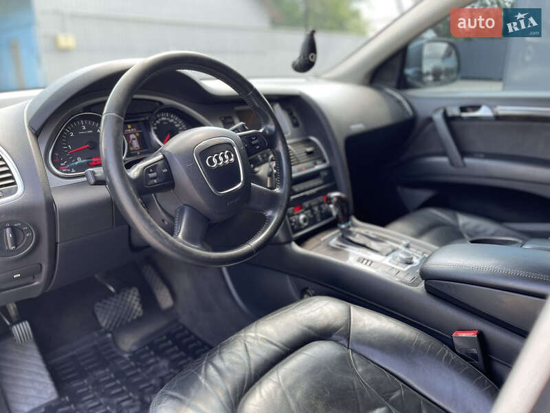 Позашляховик / Кросовер Audi Q7 2009 в Полтаві