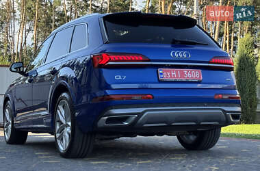 Внедорожник / Кроссовер Audi Q7 2021 в 