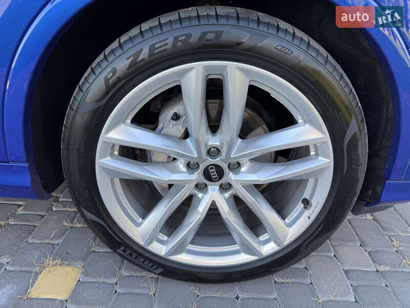 Внедорожник / Кроссовер Audi Q7 2021 в Киеве