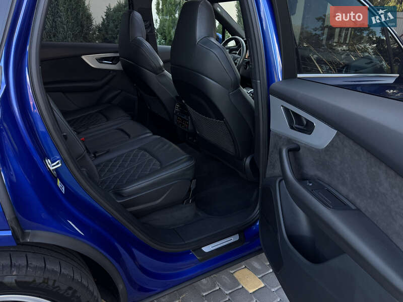 Внедорожник / Кроссовер Audi Q7 2021 в Киеве