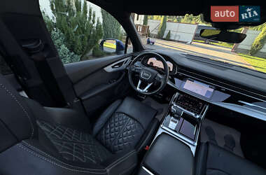 Внедорожник / Кроссовер Audi Q7 2021 в 