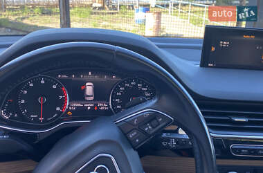 Позашляховик / Кросовер Audi Q7 2016 в 