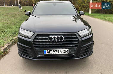 Внедорожник / Кроссовер Audi Q7 2018 в 