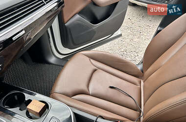 Внедорожник / Кроссовер Audi Q7 2015 в 
