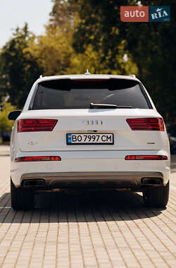 Внедорожник / Кроссовер Audi Q7 2018 в 