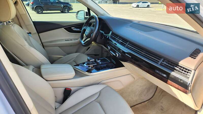 Внедорожник / Кроссовер Audi Q7 2019 в Киеве