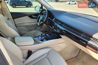 Внедорожник / Кроссовер Audi Q7 2019 в 