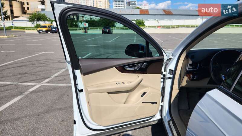 Внедорожник / Кроссовер Audi Q7 2019 в Киеве