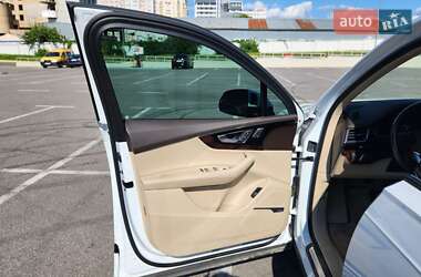 Внедорожник / Кроссовер Audi Q7 2019 в 