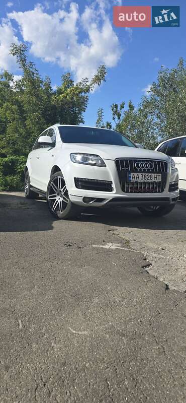 Внедорожник / Кроссовер Audi Q7 2013 в 